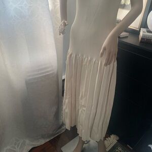 Elegant Cream Sleeveless Dress